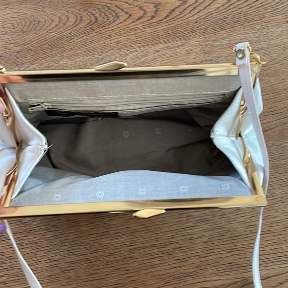 Vintage Elano Durabilt White Leather Envelope Crossbody-Vancouver, BC - Picture 10 of 11